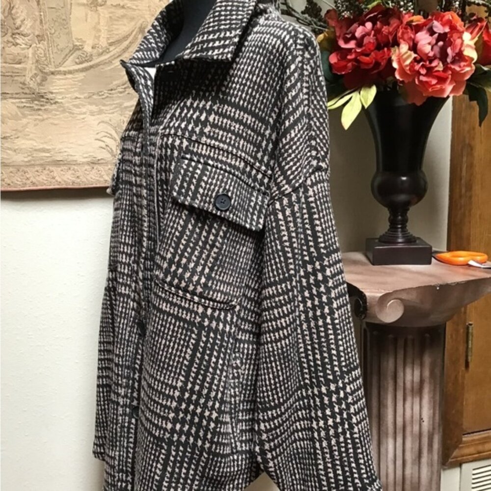 Vintage Havana Black and White Trench Coat with Wide Collar